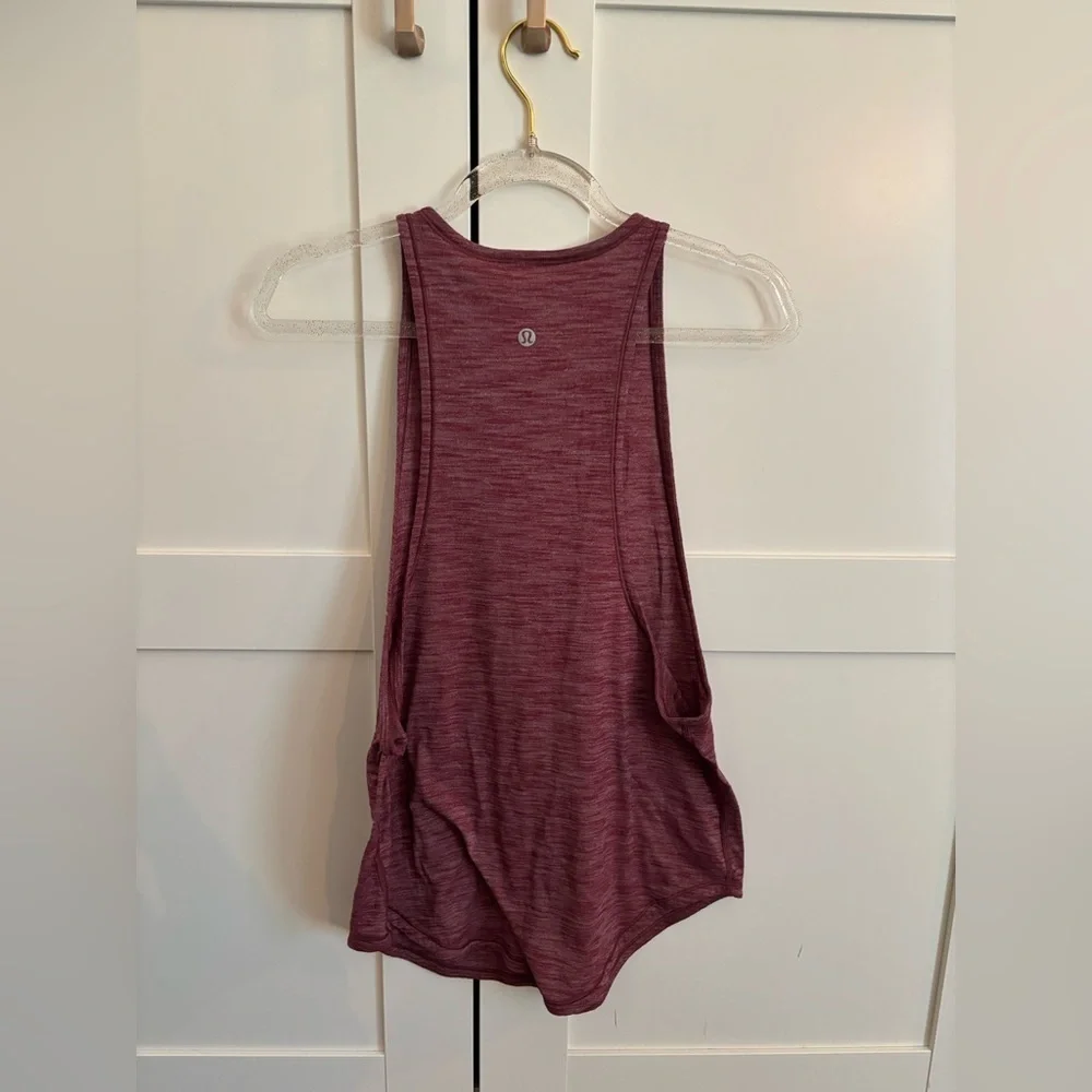 Lululemon tank top Sleeveless Burgundy size small 4-6 approx no tag